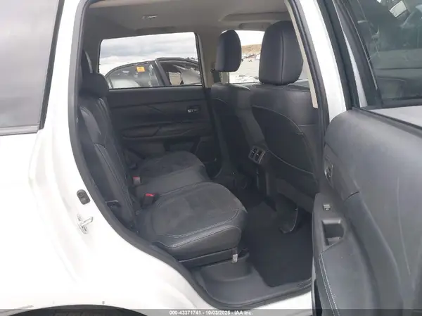 JA4AZ3A32LZ003688 2020 MITSUBISHI OUTLANDER - Image 8