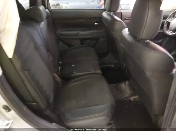 JA4AZ3A32LZ004596 2020 MITSUBISHI OUTLANDER - Image 8