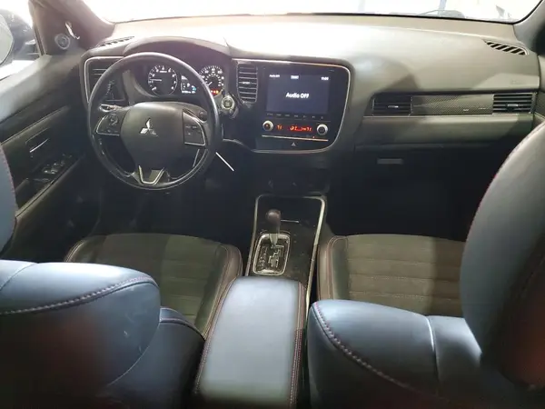 JA4AZ3A32LZ015078 2020 MITSUBISHI OUTLANDER - Image 8