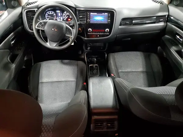 JA4AZ3A32LZ016327 2020 MITSUBISHI OUTLANDER - Image 8