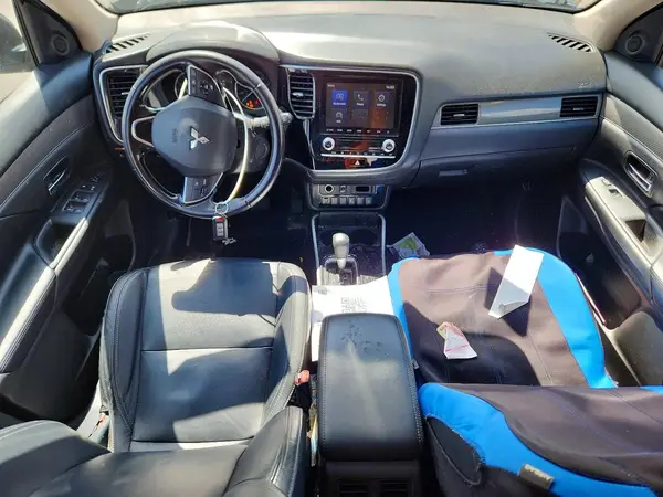JA4AZ3A32LZ018305 2020 MITSUBISHI OUTLANDER - Image 8