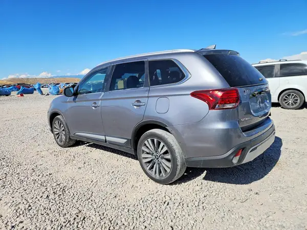 JA4AZ3A32LZ018563 2020 MITSUBISHI OUTLANDER - Image 2