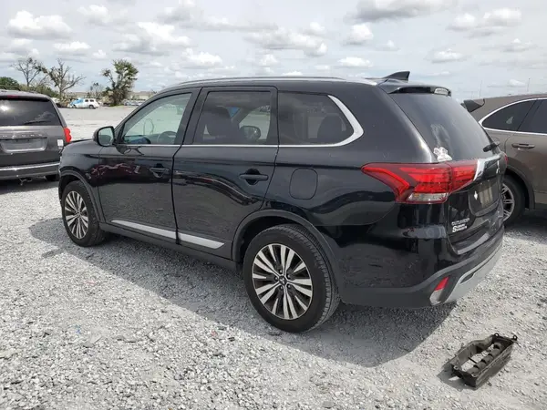 JA4AZ3A32LZ020507 2020 MITSUBISHI OUTLANDER - Image 2