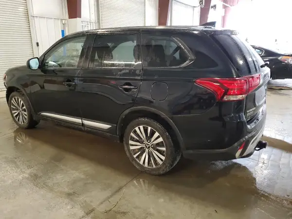 JA4AZ3A32LZ026131 2020 MITSUBISHI OUTLANDER - Image 2
