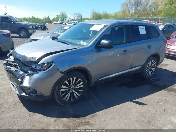 JA4AZ3A32LZ026713 2020 MITSUBISHI OUTLANDER - Image 2