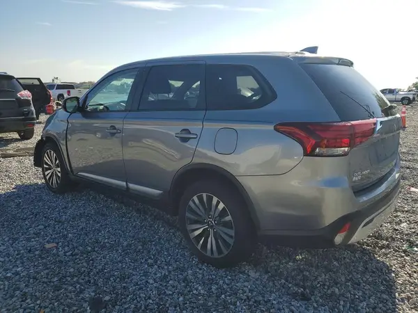 JA4AZ3A32LZ026727 2020 MITSUBISHI OUTLANDER - Image 2