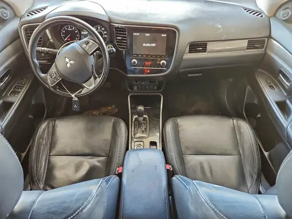 JA4AZ3A32LZ027103 2020 MITSUBISHI OUTLANDER - Image 8