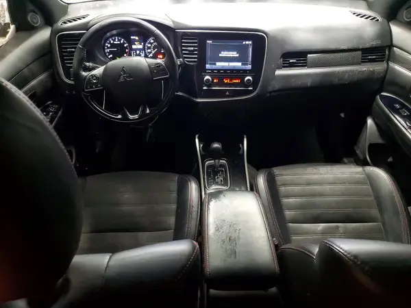 JA4AZ3A32LZ030471 2020 MITSUBISHI OUTLANDER - Image 8