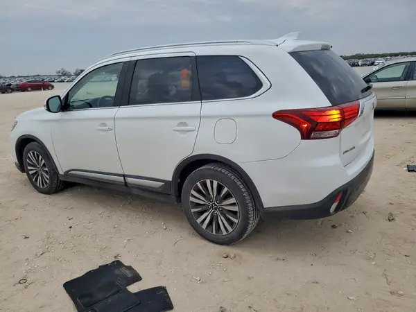 JA4AZ3A32LZ031099 2020 MITSUBISHI OUTLANDER - Image 2
