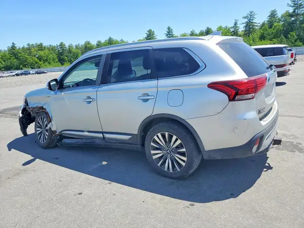 JA4AZ3A32LZ031460 2020 MITSUBISHI OUTLANDER - Image 2