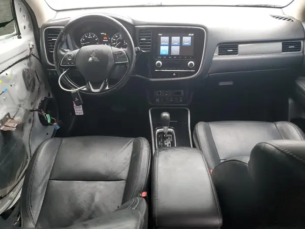 JA4AZ3A32LZ031524 2020 MITSUBISHI OUTLANDER - Image 8