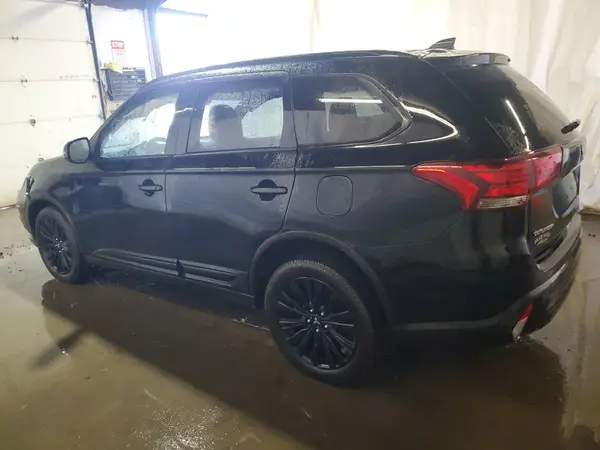 JA4AZ3A32LZ032401 2020 MITSUBISHI OUTLANDER - Image 2