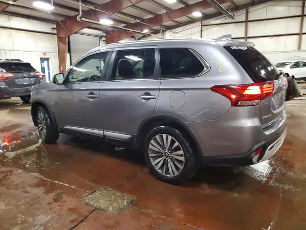 JA4AZ3A32LZ033015 2020 MITSUBISHI OUTLANDER - Image 2