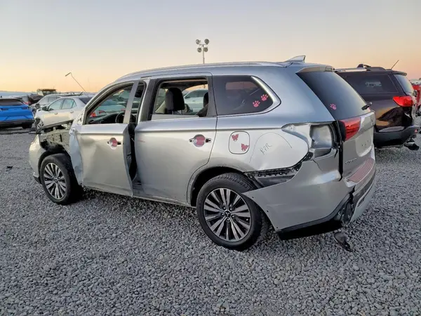 JA4AZ3A32LZ035573 2020 MITSUBISHI OUTLANDER - Image 2