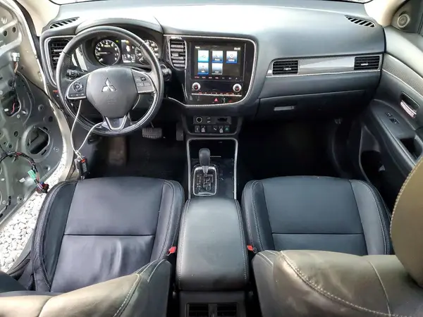 JA4AZ3A32LZ035573 2020 MITSUBISHI OUTLANDER - Image 8