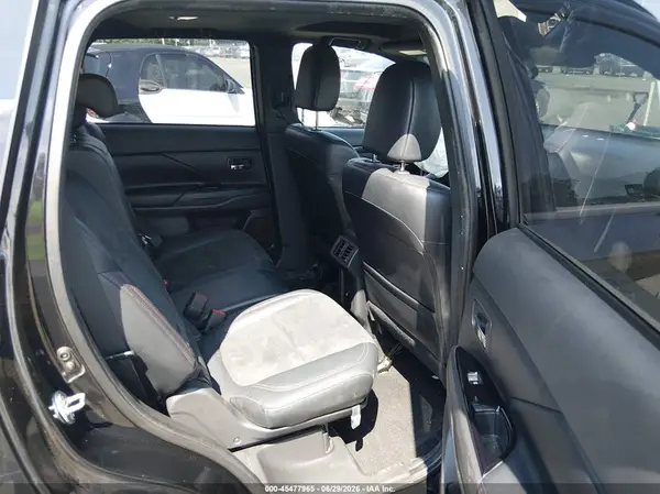 JA4AZ3A32LZ036349 2020 MITSUBISHI OUTLANDER - Image 8