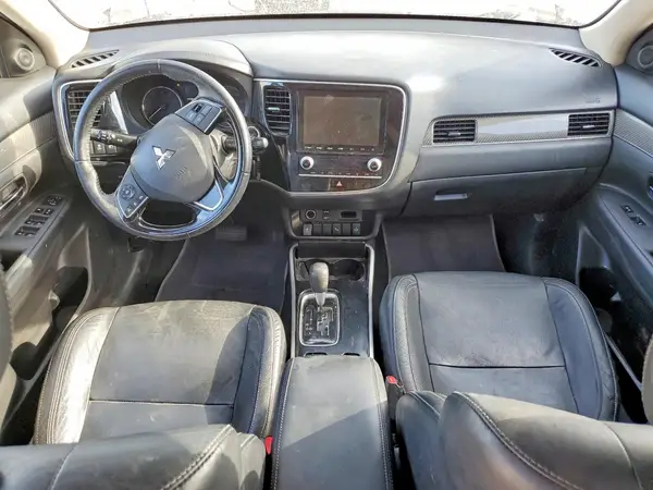 JA4AZ3A32LZ036769 2020 MITSUBISHI OUTLANDER - Image 8