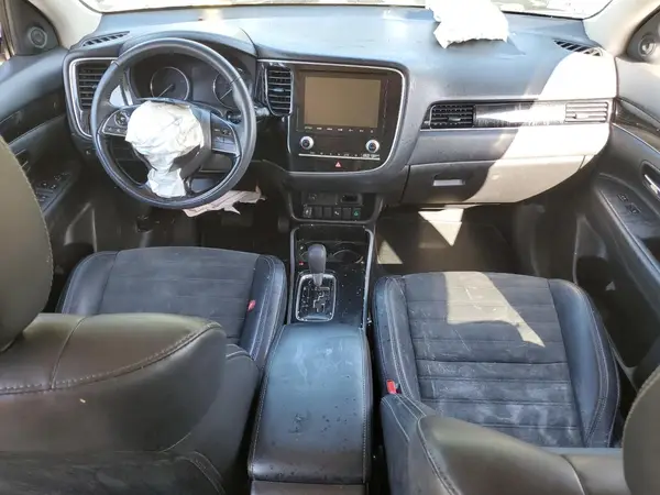 JA4AZ3A32LZ039963 2020 MITSUBISHI OUTLANDER - Image 8