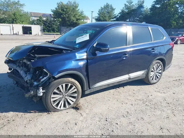 JA4AZ3A32LZ039994 2020 MITSUBISHI OUTLANDER - Image 2