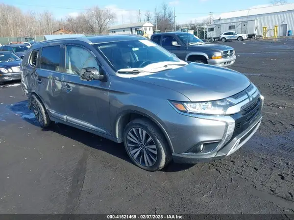 JA4AZ3A32LZ040935 2020 MITSUBISHI OUTLANDER - Image 1