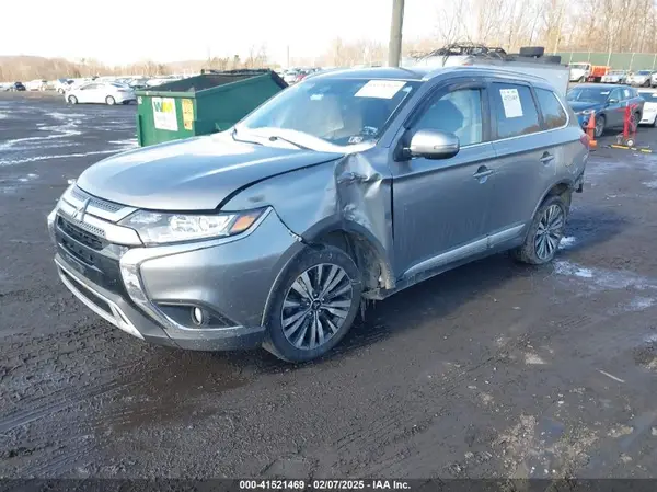 JA4AZ3A32LZ040935 2020 MITSUBISHI OUTLANDER - Image 2
