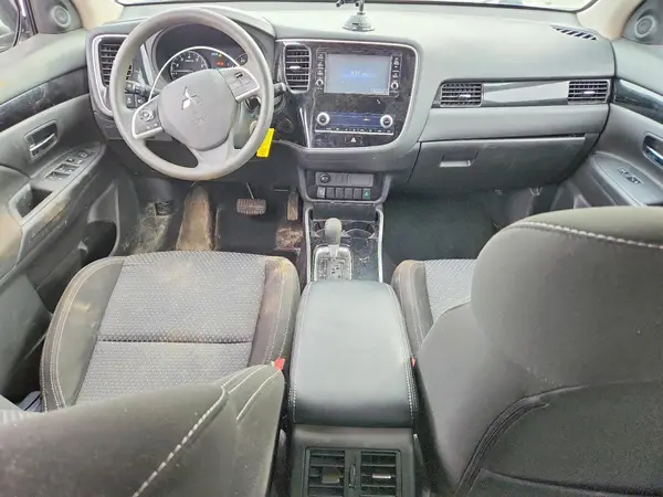 JA4AZ3A32LZ045035 2020 MITSUBISHI OUTLANDER - Image 8