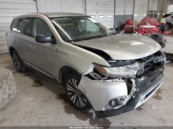 JA4AZ3A32LZ045956 2020 MITSUBISHI OUTLANDER - Image 1