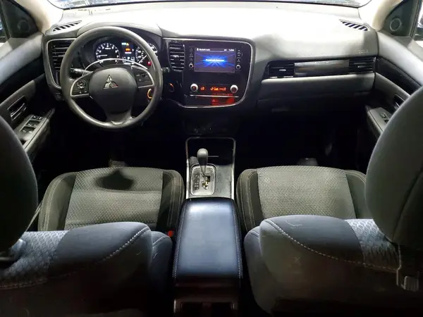 JA4AZ3A32LZ045987 2020 MITSUBISHI OUTLANDER - Image 8