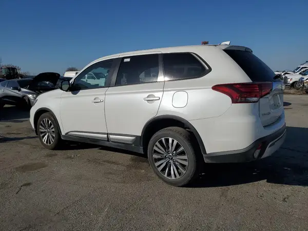 JA4AZ3A32LZ047786 2020 MITSUBISHI OUTLANDER - Image 2