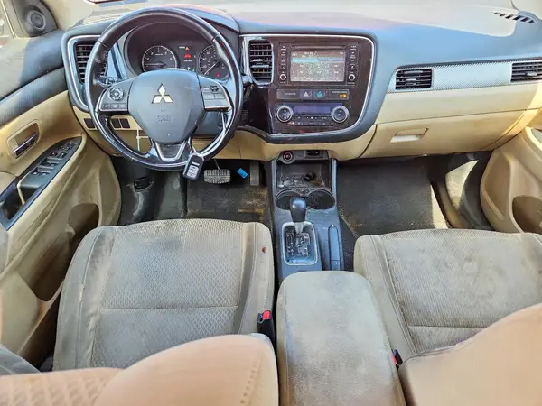 JA4AZ3A33GZ001373 2016 MITSUBISHI OUTLANDER - Image 8