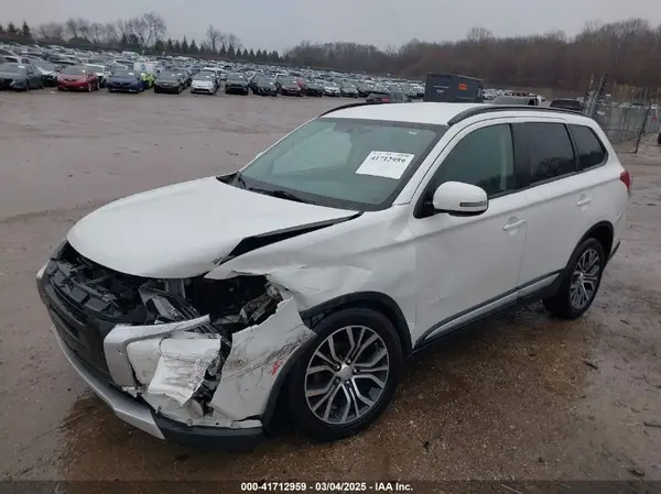 JA4AZ3A33GZ001552 2016 MITSUBISHI OUTLANDER - Image 2