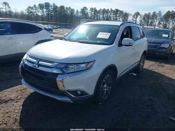 JA4AZ3A33GZ001826 2016 MITSUBISHI OUTLANDER - Image 2