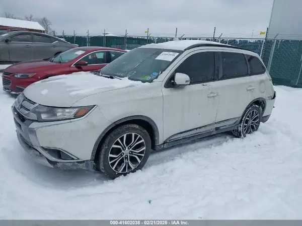 JA4AZ3A33GZ002152 2016 MITSUBISHI OUTLANDER - Image 2