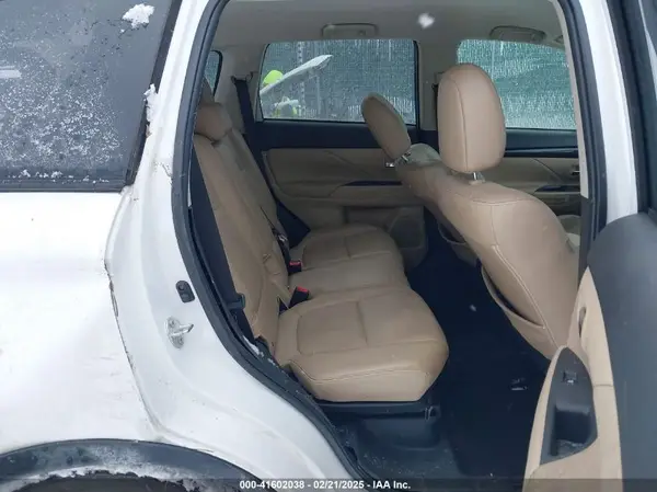 JA4AZ3A33GZ002152 2016 MITSUBISHI OUTLANDER - Image 8