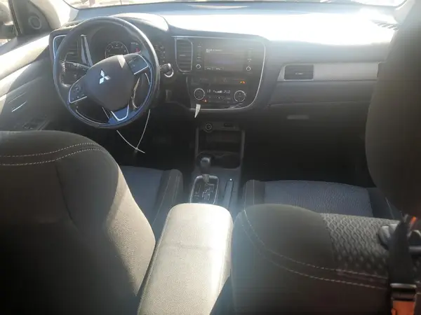 JA4AZ3A33GZ005035 2016 MITSUBISHI OUTLANDER - Image 8