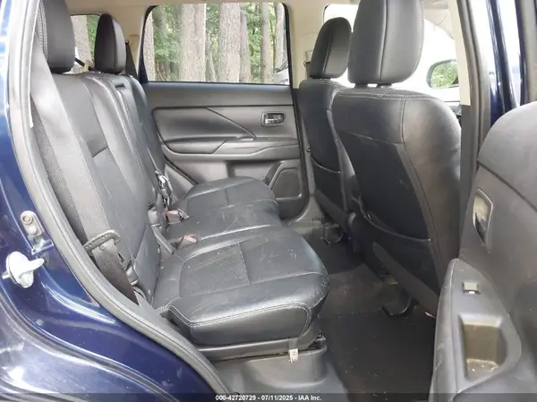 JA4AZ3A33GZ005634 2016 MITSUBISHI OUTLANDER - Image 8