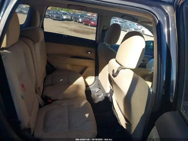 JA4AZ3A33GZ008081 2016 MITSUBISHI OUTLANDER - Image 8