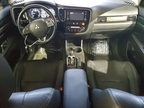 JA4AZ3A33GZ013684 2016 MITSUBISHI OUTLANDER - Image 8