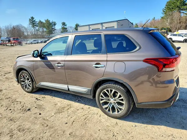 JA4AZ3A33GZ014625 2016 MITSUBISHI OUTLANDER - Image 2