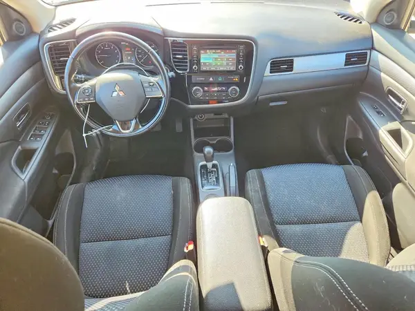 JA4AZ3A33GZ014625 2016 MITSUBISHI OUTLANDER - Image 8