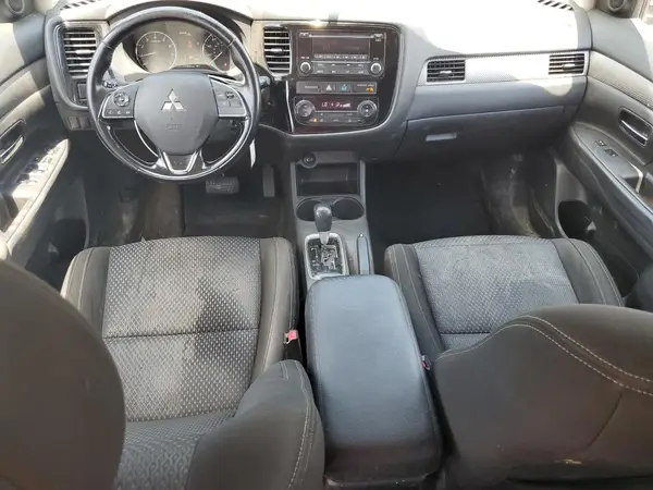 JA4AZ3A33GZ014849 2016 MITSUBISHI OUTLANDER - Image 8