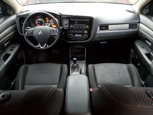JA4AZ3A33GZ015564 2016 MITSUBISHI OUTLANDER - Image 8