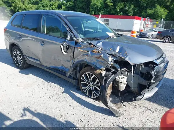 JA4AZ3A33GZ015743 2016 MITSUBISHI OUTLANDER - Image 1
