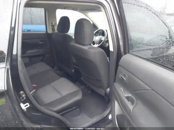 JA4AZ3A33GZ017928 2016 MITSUBISHI OUTLANDER - Image 8