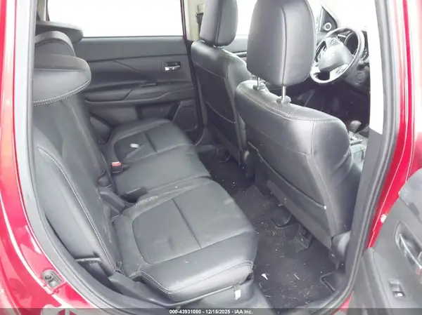 JA4AZ3A33GZ017976 2016 MITSUBISHI OUTLANDER - Image 8
