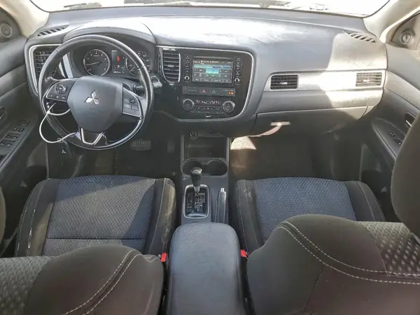 JA4AZ3A33GZ022028 2016 MITSUBISHI OUTLANDER - Image 8