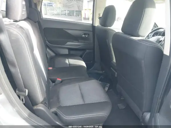 JA4AZ3A33GZ037810 2016 MITSUBISHI OUTLANDER - Image 8