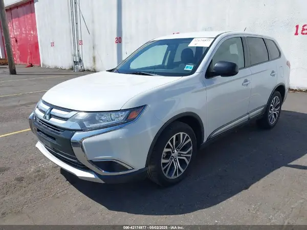 JA4AZ3A33GZ042067 2016 MITSUBISHI OUTLANDER - Image 2