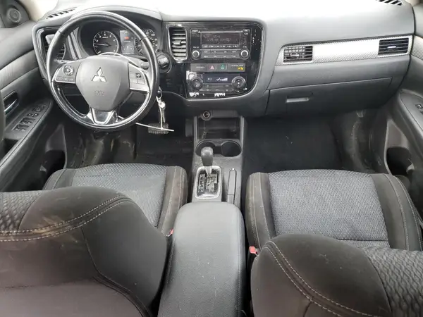 JA4AZ3A33GZ048287 2016 MITSUBISHI OUTLANDER - Image 8