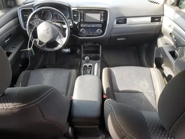 JA4AZ3A33GZ049231 2016 MITSUBISHI OUTLANDER - Image 8